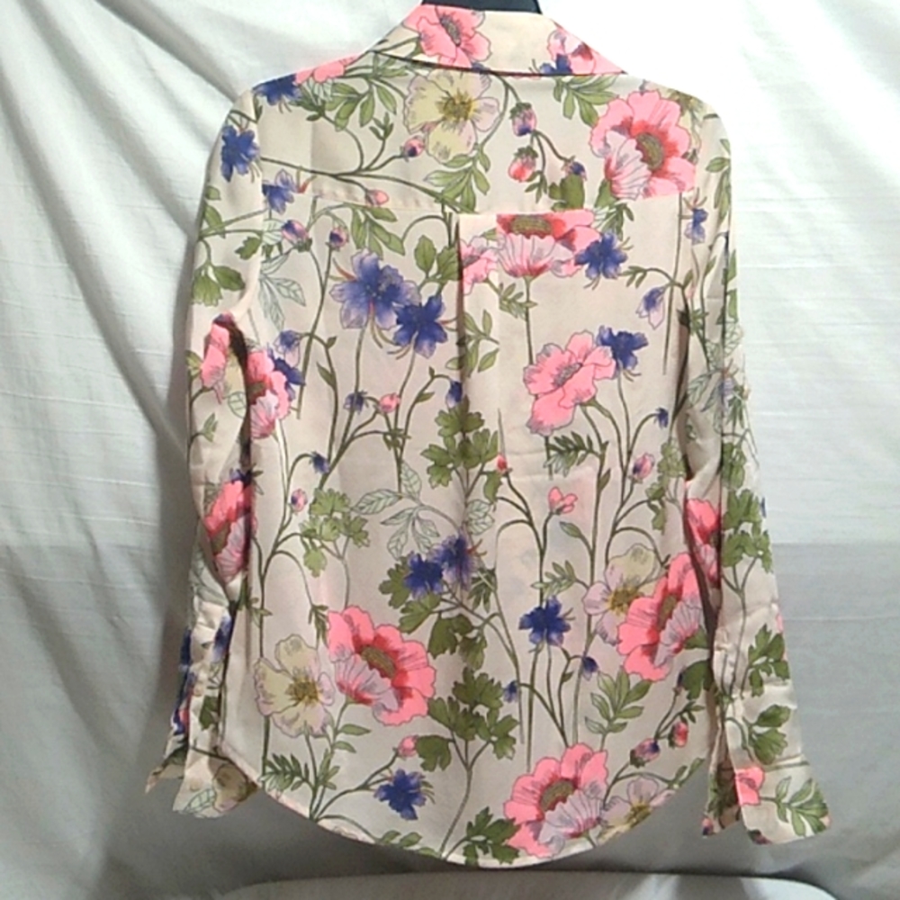 FINAL SALE!! NWOT Express Portofino Button Up Blouse Sz.XS Can Fit Medium - Picture 5 of 9